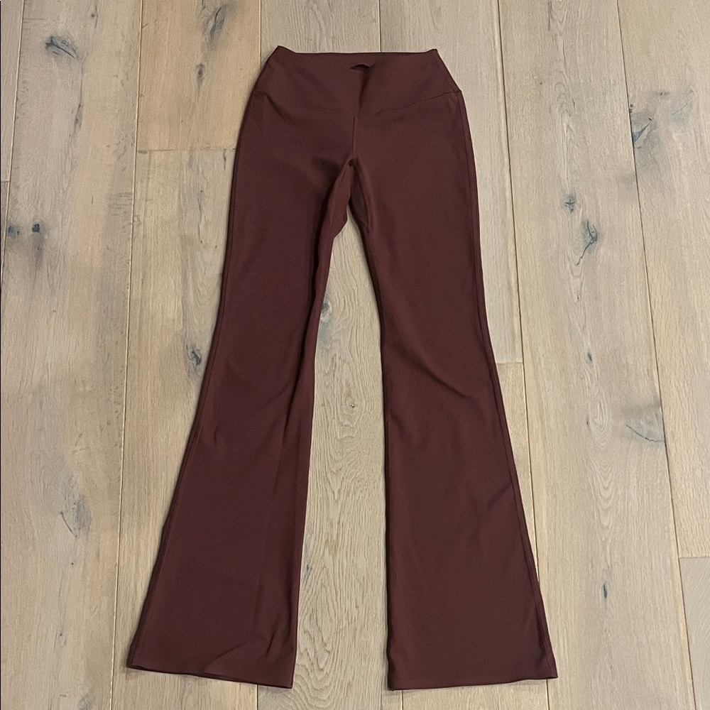 Uniqlo AIRism Women's Burgundy Soft Flare Leggings